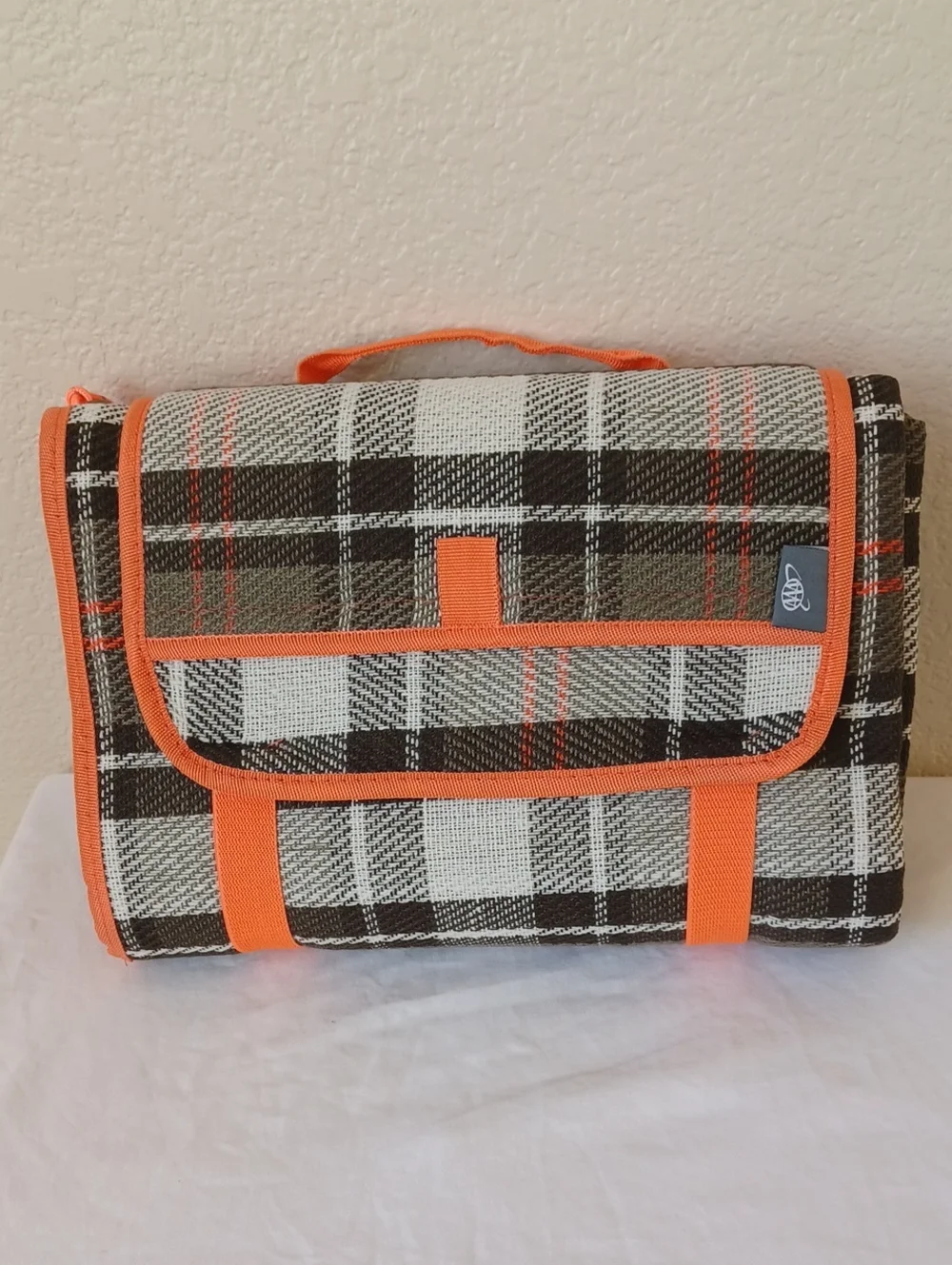 NWOT AAA Picnic Blanket Lightweight Green & Orange Plaid New Large 75